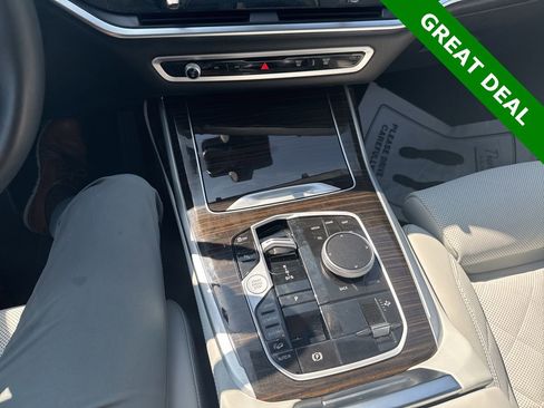 Used 2025 BMW X7 xDrive40i w/ Climate Comfort Package image 30