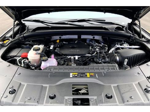 New 2026 Jeep Grand Cherokee Limited AWD/4WD image 12