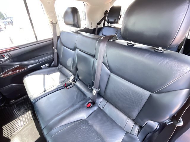 Used 2015 Lexus LX 570 4WD image 17