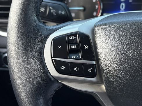 Used 2022 Ford Explorer XLT RWD image 16