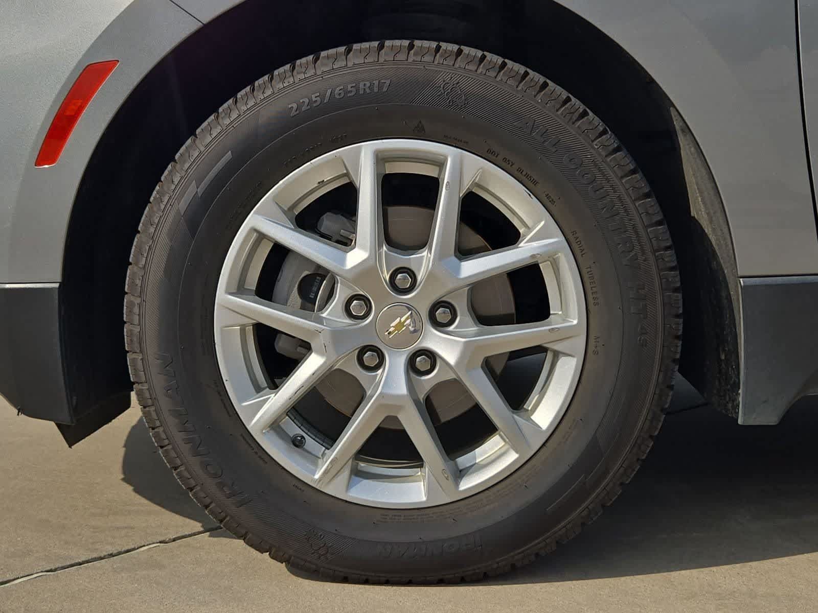 Used 2023 Chevrolet Equinox LT FWD image 12