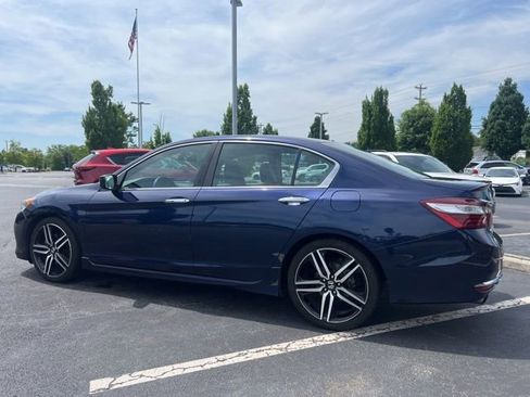 Used 2016 Honda Accord Sport image 8