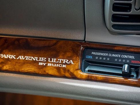 Used 2003 Buick Park Avenue Ultra FWD image 64