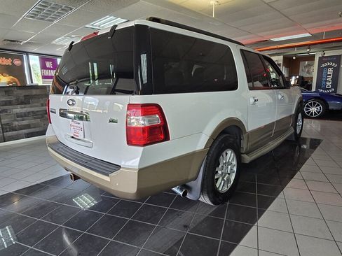 Used 2014 Ford Expedition EL XLT w/ Equipment Group 202A AWD/4WD image 4