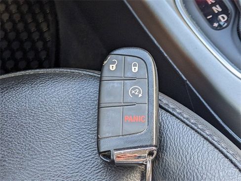 Certified 2021 Jeep Compass Latitude w/ Convenience Group image 28