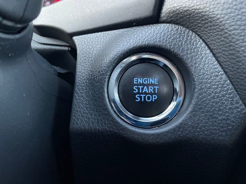 Used 2021 Toyota RAV4 XLE w/ Convenience Package image 28