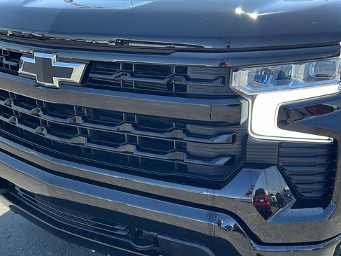 Used 2023 Chevrolet Silverado 1500 RST w/ Z71 Off-Road Package image 9