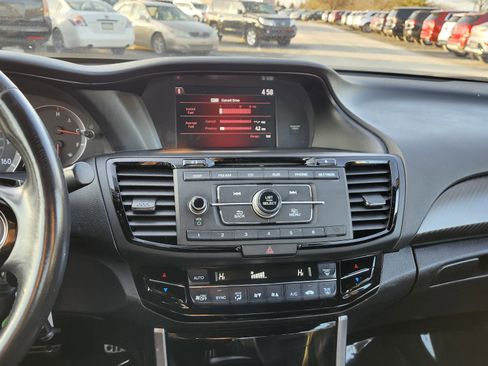 Used 2017 Honda Accord Sport Special Edition image 29