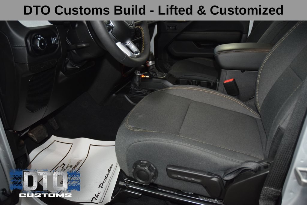 Used 2024 Jeep Wrangler Unlimited Sahara w/ Technology Group AWD/4WD image 37