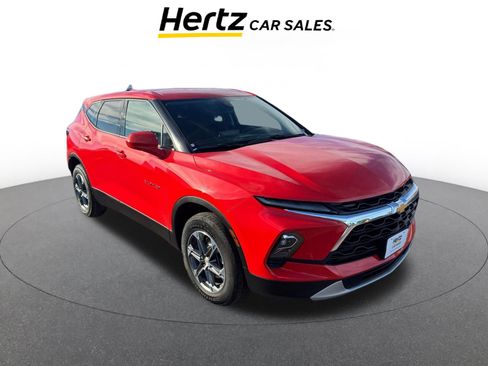 Used 2025 Chevrolet Blazer LT image 1