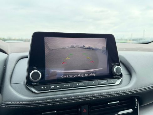 Used 2023 Nissan Rogue SV image 22