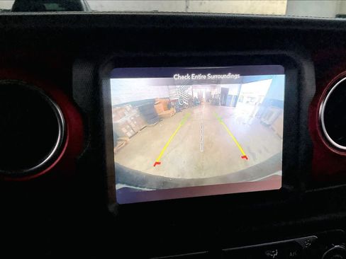 Used 2023 Jeep Wrangler Unlimited Rubicon w/ Cold Weather Group image 23