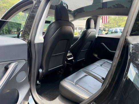Used 2021 Tesla Model Y Long Range AWD/4WD image 30