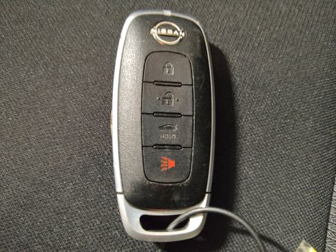 Used 2025 Nissan Sentra SV FWD image 32