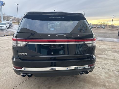 Used 2024 Lincoln Aviator Reserve image 3