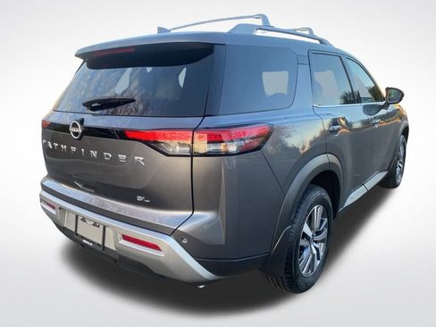 Used 2024 Nissan Pathfinder SL image 7