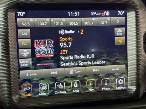 Used 2023 Jeep Wrangler Unlimited Sahara w/ Cold Weather Group image 34