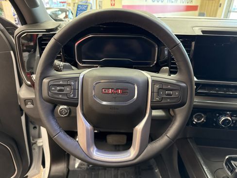 Used 2023 GMC Sierra 1500 SLT w/ SLT Premium Package image 29