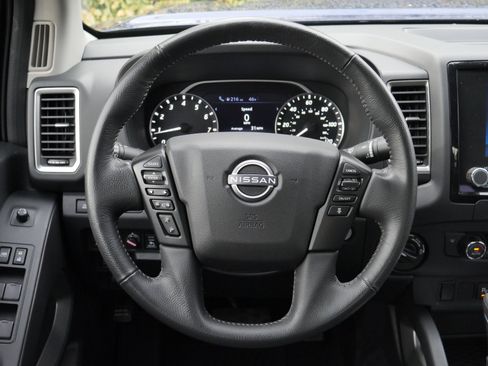 Certified 2022 Nissan Frontier SV w/ Technology Package image 6