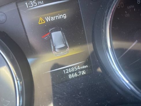 Used 2014 Nissan Rogue SV w/ SV Premium Package AWD/4WD image 2