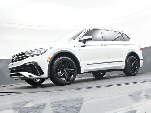 Used 2023 Volkswagen Tiguan SEL R-Line AWD/4WD image 34