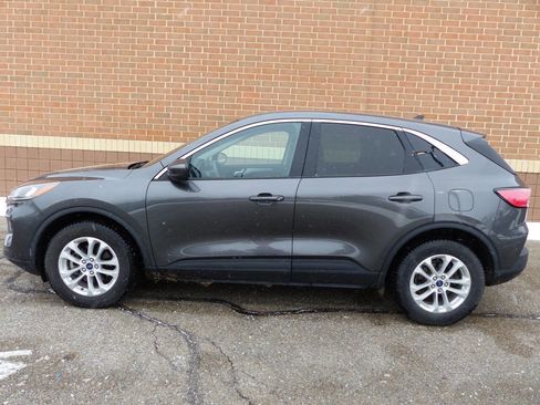 Used 2020 Ford Escape SE image 6