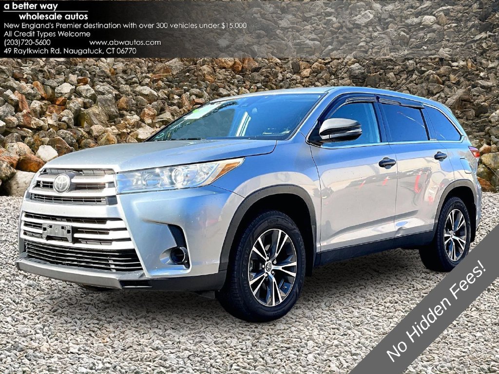 Used 2019 Toyota Highlander LE AWD/4WD image 1