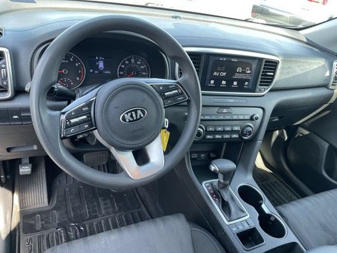 Used 2020 Kia Sportage LX AWD/4WD image 10