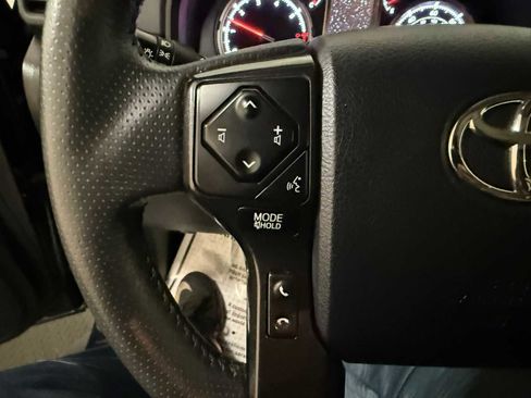 Certified 2022 Toyota 4Runner TRD Off-Road Premium w/ 4Runner Bronze Package (TMS) image 30