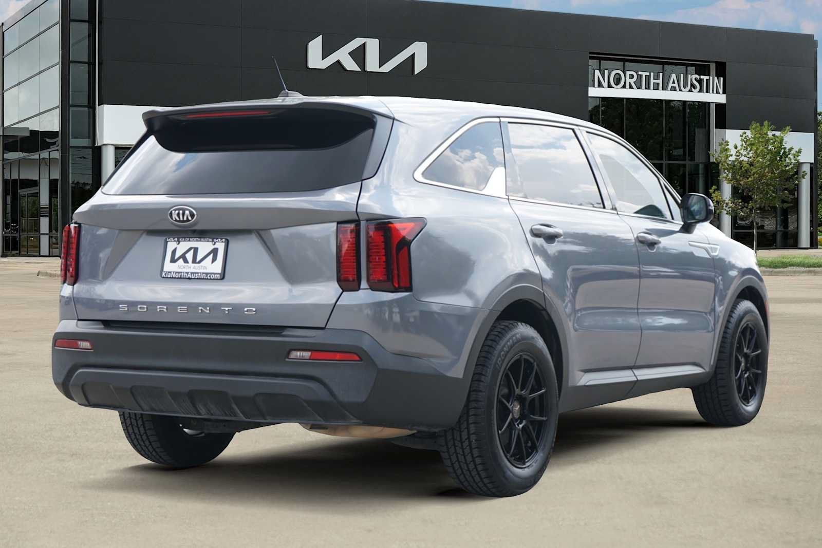 Used 2021 Kia Sorento LX FWD image 5
