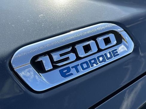 New 2026 RAM 1500 4x4 Crew Cab image 32