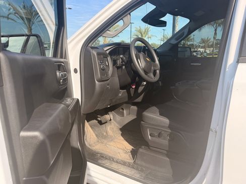 Used 2024 Chevrolet Silverado 1500 Custom image 9
