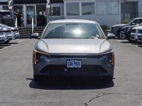 New 2025 Kia K4 LXS image 2