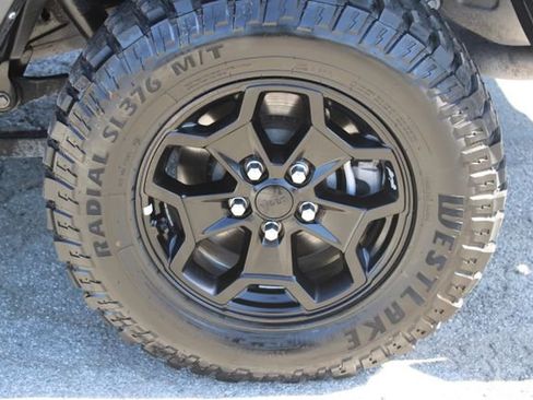 Used 2022 Jeep Gladiator Sport AWD/4WD image 14