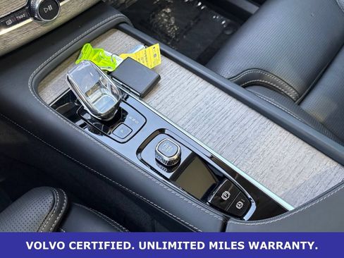 Certified 2024 Volvo XC90 B6 Ultimate w/ Lounge Package AWD/4WD image 22