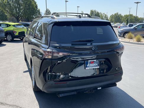 Used 2023 Toyota Sienna XLE Woodland Edition AWD/4WD image 10