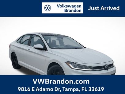 Used 2025 Volkswagen Jetta SE w/ Sunroof Package