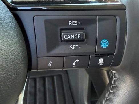 Used 2025 Nissan Pathfinder SL w/ Cargo Package AWD/4WD image 18