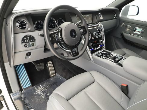 Used 2024 Rolls-Royce Cullinan w/ Cullinan Package AWD/4WD image 15