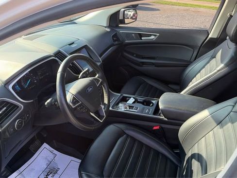 Used 2019 Ford Edge SEL w/ Equipment Group 201A image 9