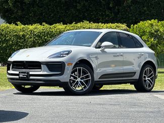 Certified 2025 Porsche Macan AWD/4WD video 1