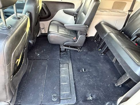 Used 2011 Chrysler Town & Country Touring-L w/ Entertainment Group #2 image 11