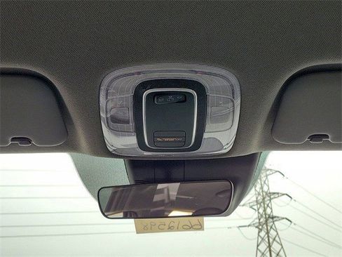 Used 2025 Hyundai Elantra SE image 15