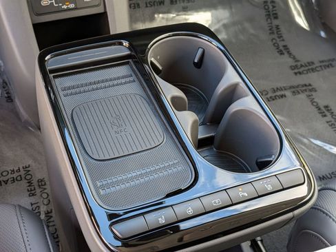 Used 2025 Hyundai Ioniq 5 SEL image 25