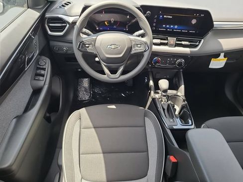New 2026 Chevrolet TrailBlazer LT w/ Midnight Edition FWD image 14