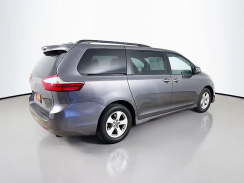 Used 2018 Toyota Sienna LE FWD image 8