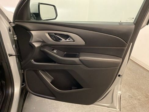 Used 2018 Chevrolet Traverse LT w/ LPO, Floor Liner Package AWD/4WD image 25