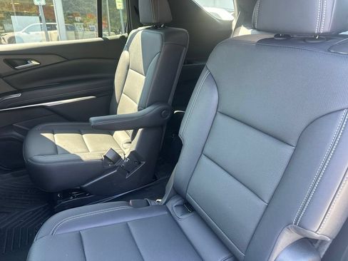 Used 2026 Chevrolet Traverse LT AWD/4WD image 12