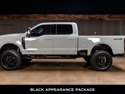 Used 2026 Ford F250 Lariat w/ Black Appearance Package image 6