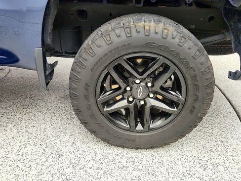 Used 2023 Chevrolet Silverado 1500 Custom Trail Boss AWD/4WD image 9